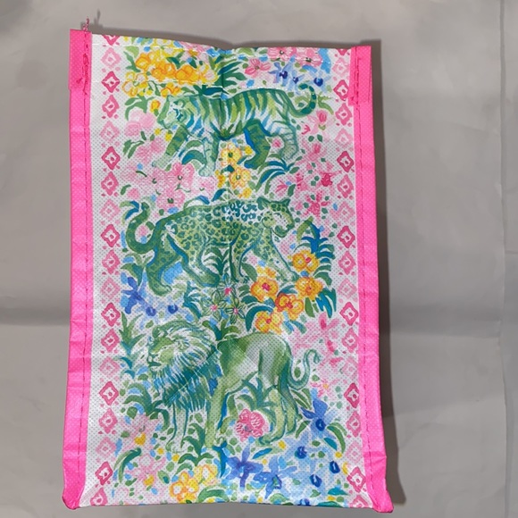 Lilly Pulitzer Pink Gift Bag Tote Floral Garden Leopard Plastic Reusable 11 x 9 - Picture 7 of 7